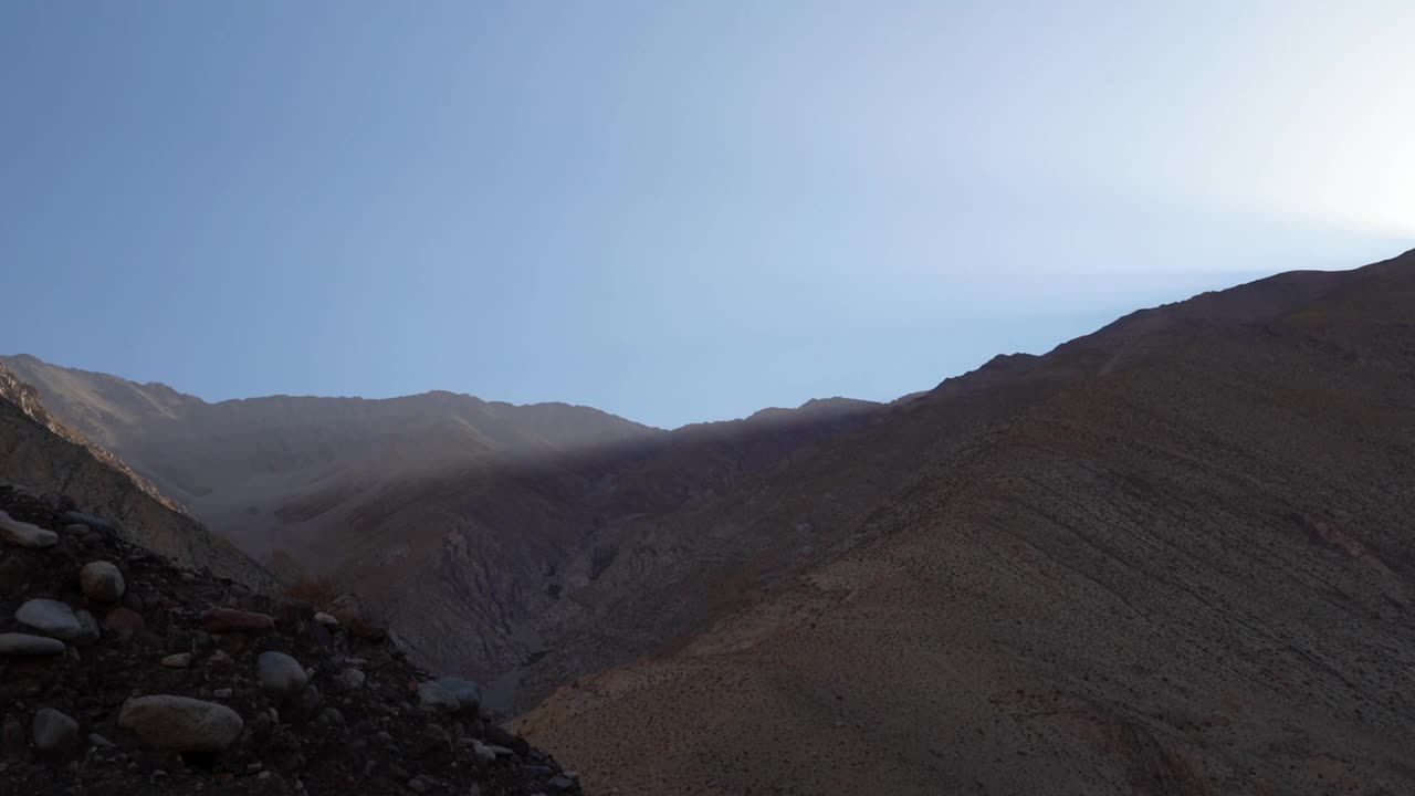 位于智利阿塔卡马干旱沙漠地区的山脉。视频素材