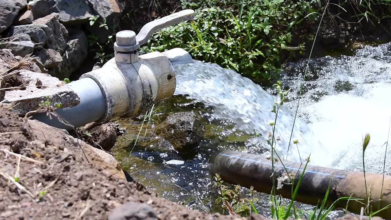 水泵管道农业用水输送设备视频素材