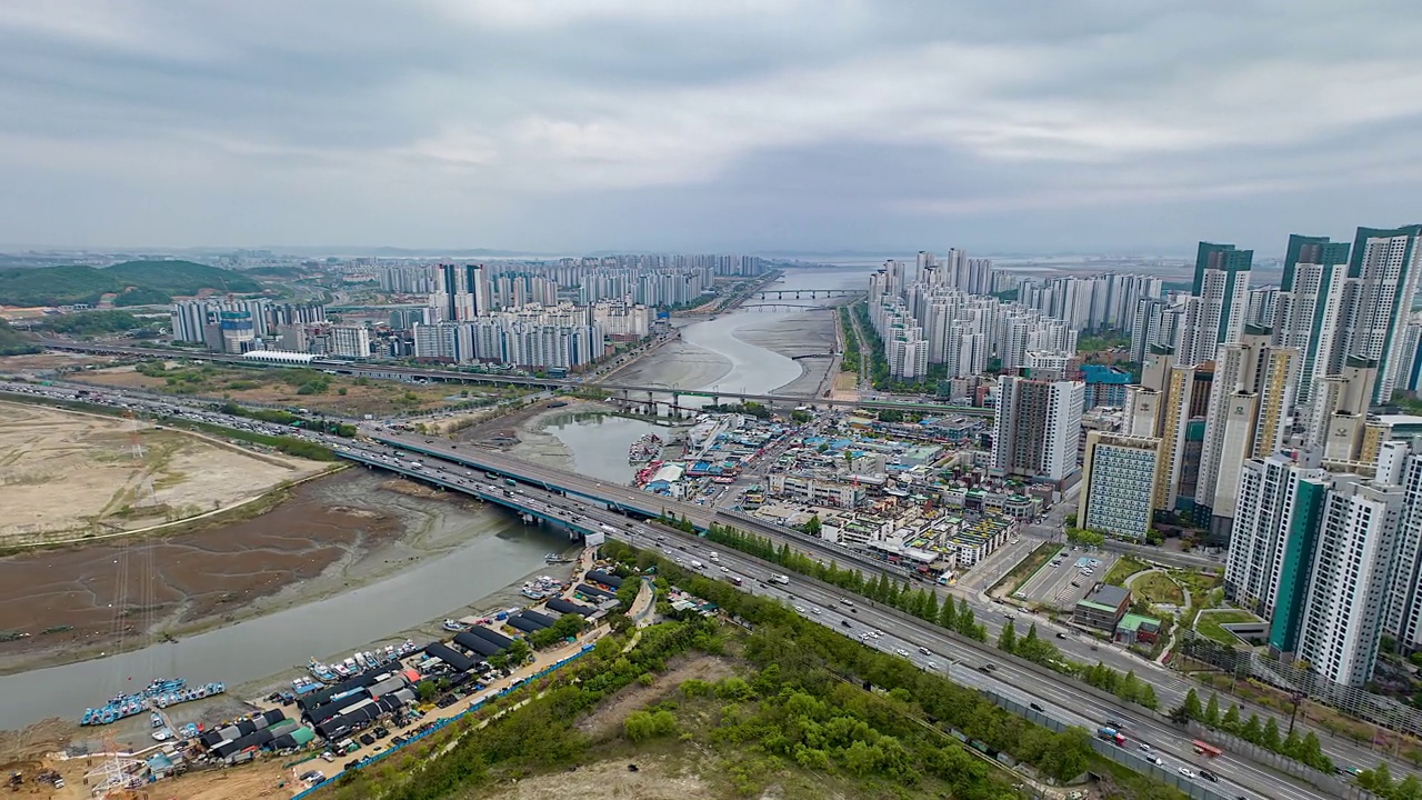 仁川南洞区论岘区、始兴市、永东高速公路周边的市中心、雪莱大桥、雪莱浦区综合鱼市、公寓等视频素材