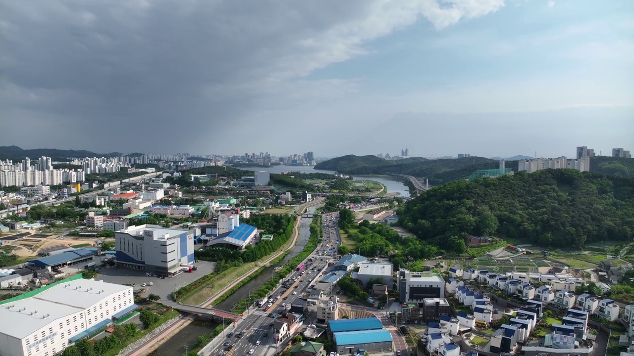 韩国京畿道龙仁市启兴区启兴湖周边市中心视频素材