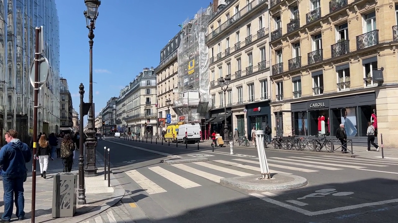 在Chatelet Les Halles的巴黎街景视频素材