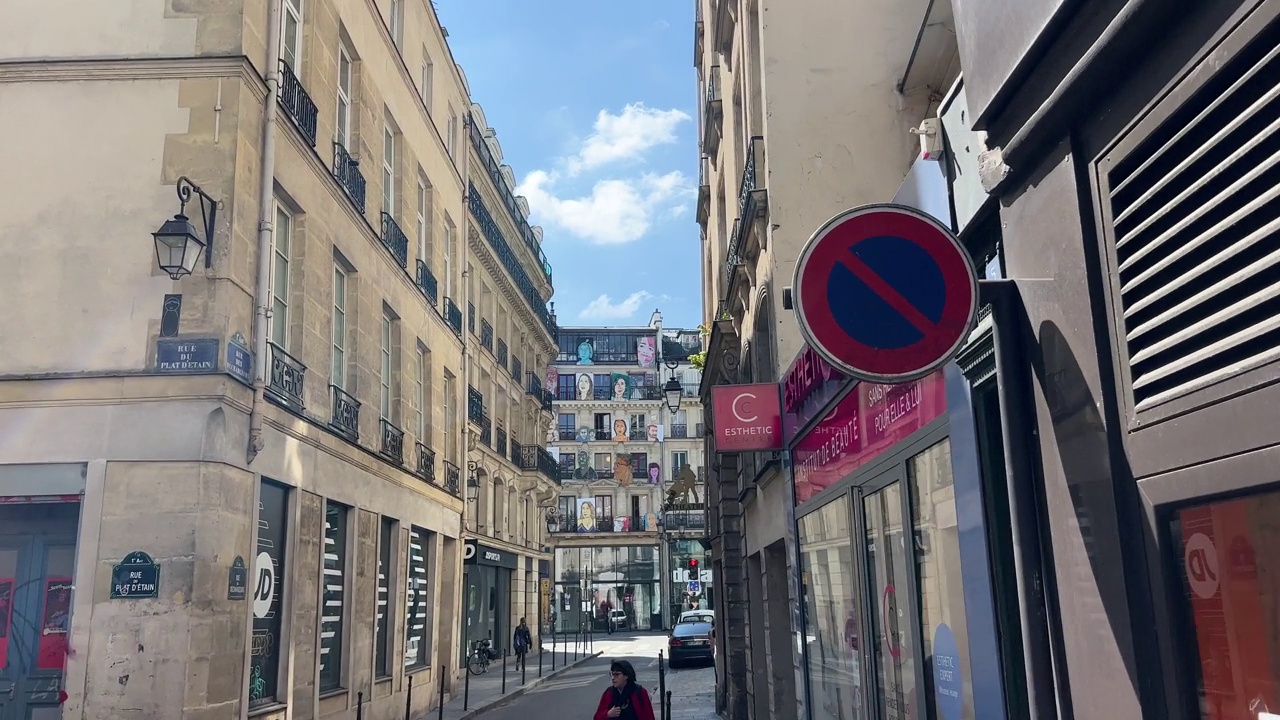 在Chatelet Les Halles的巴黎街景视频素材