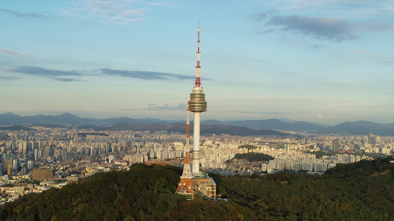 汉江和南山首尔塔附近的市中心/首尔龙山区，韩国视频素材