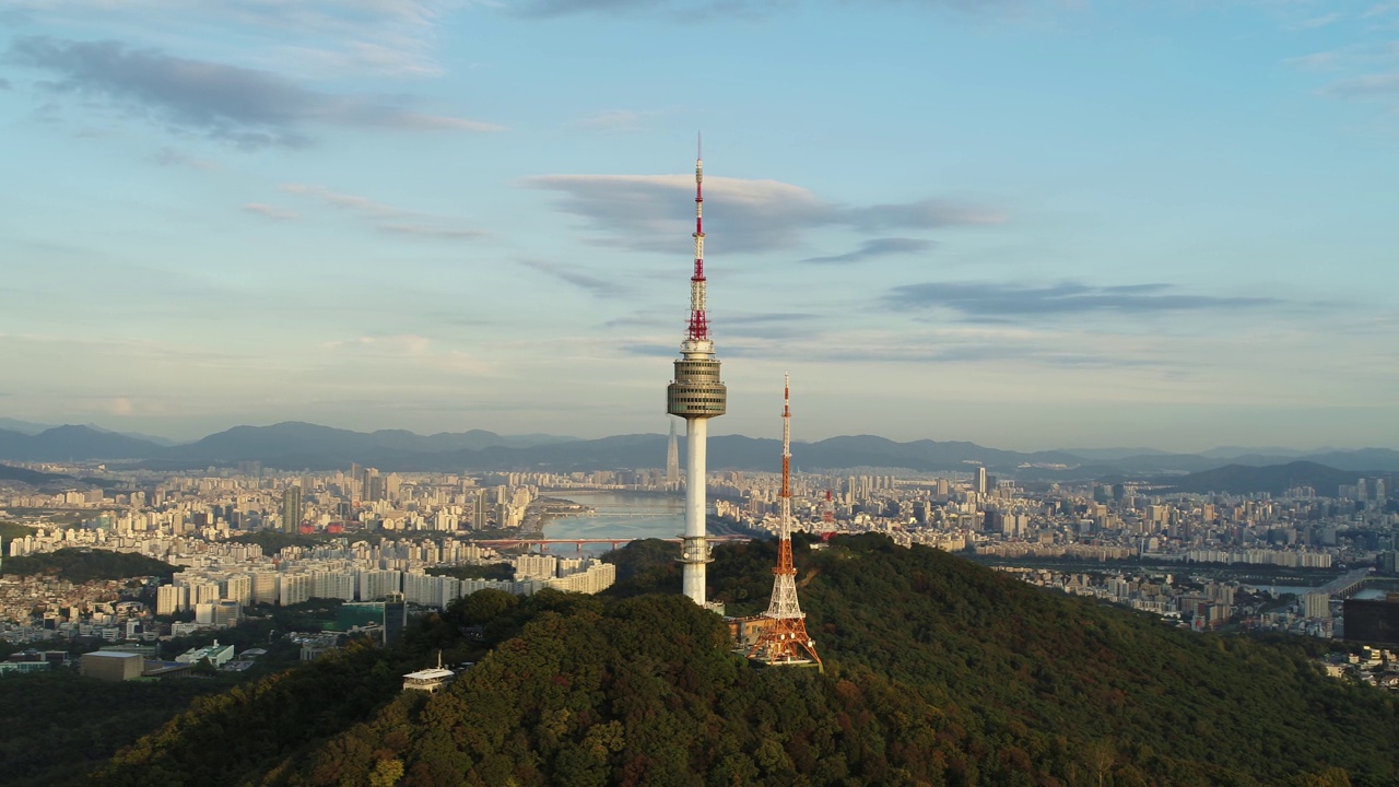 汉江和南山首尔塔附近的市中心/首尔龙山区，韩国视频素材