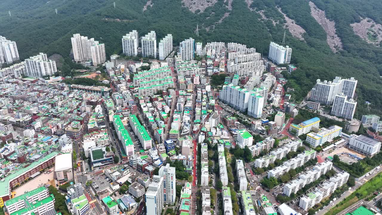 市中心附近的公寓/海云台区，釜山，韩国视频素材