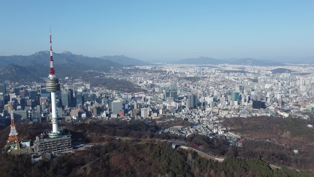 南山首尔塔附近的市中心/韩国首尔龙山区视频素材