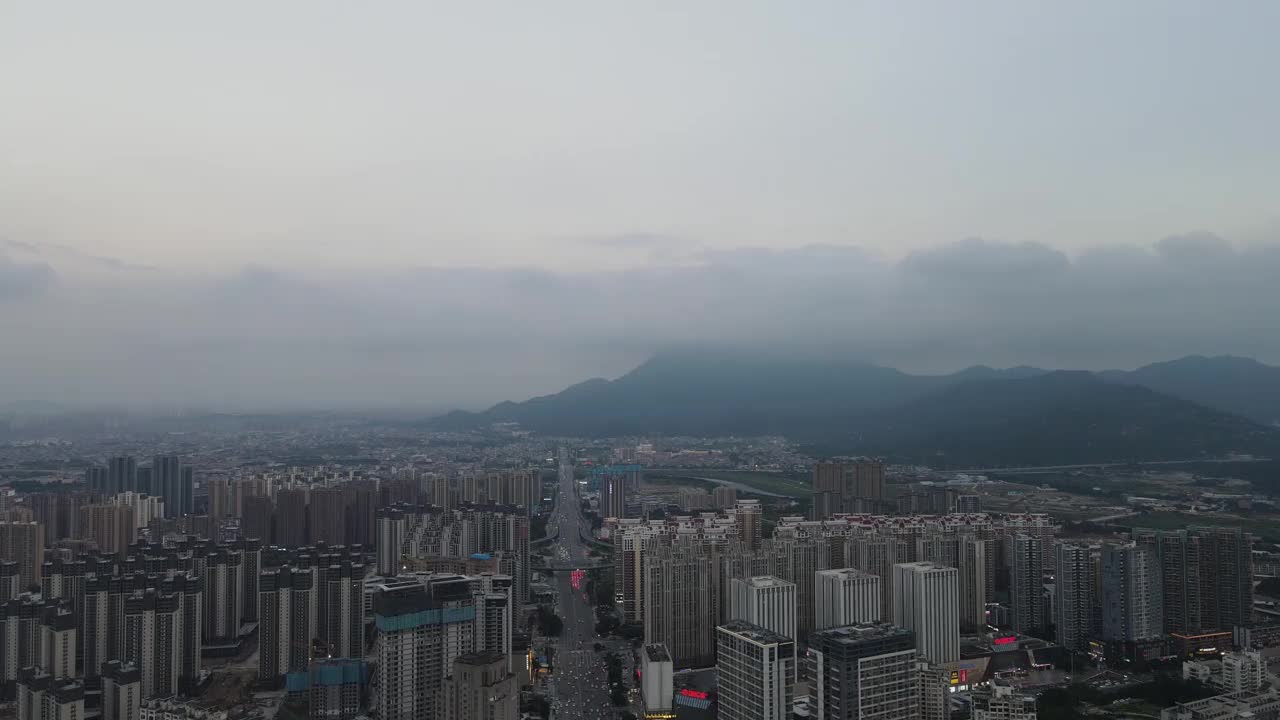 城市高层建筑的鸟瞰图视频素材