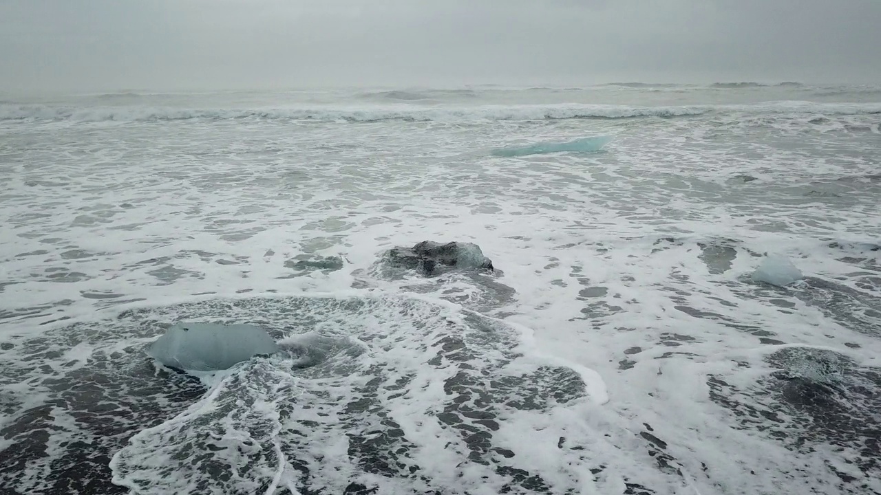 Jokulsarlon钻石海滩无人机视频素材