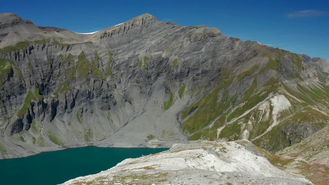 埃莫松湖和瑞士巴伯林大坝的景色视频素材