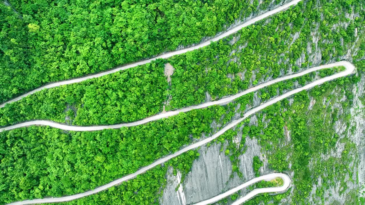 山路蜿蜒视频素材