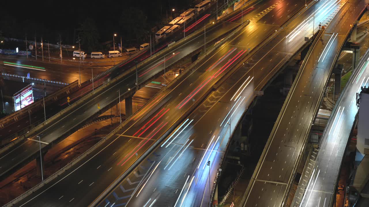 快速移动的轻轨繁忙的交通移动在城市道路街道交通曼谷泰国2025视频素材