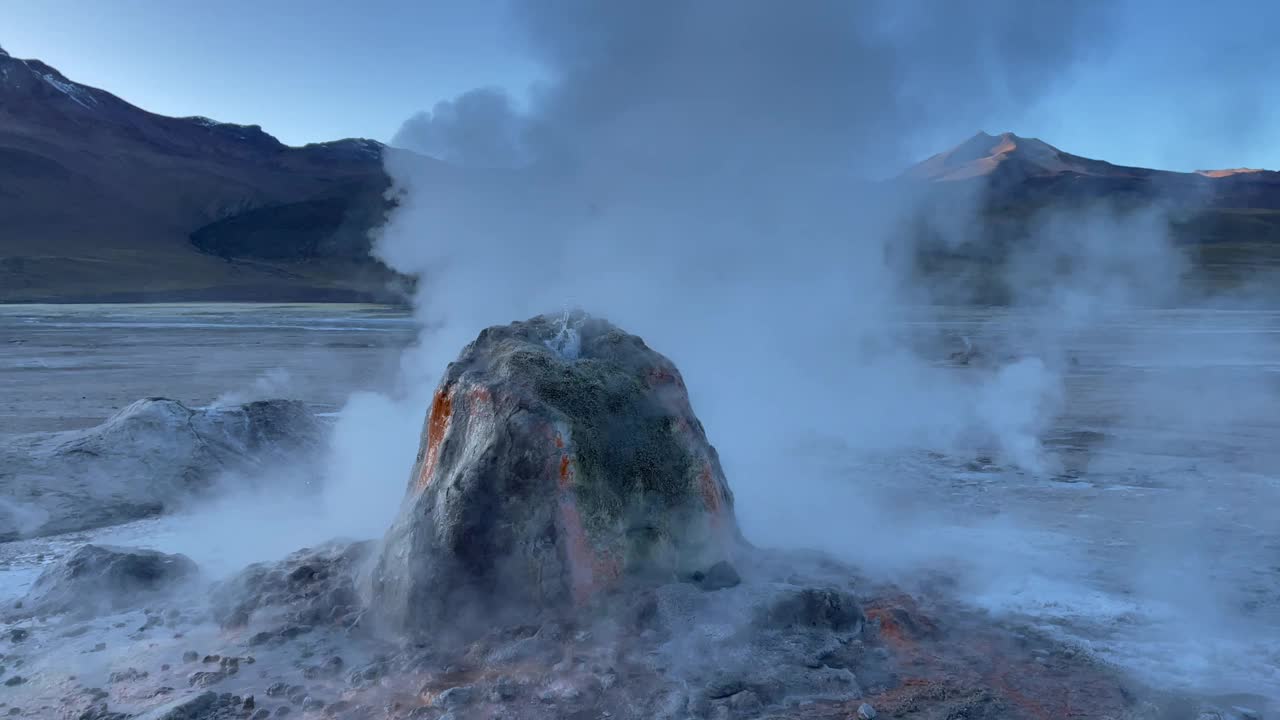 阿塔卡马的El Tatio间歇泉视频下载