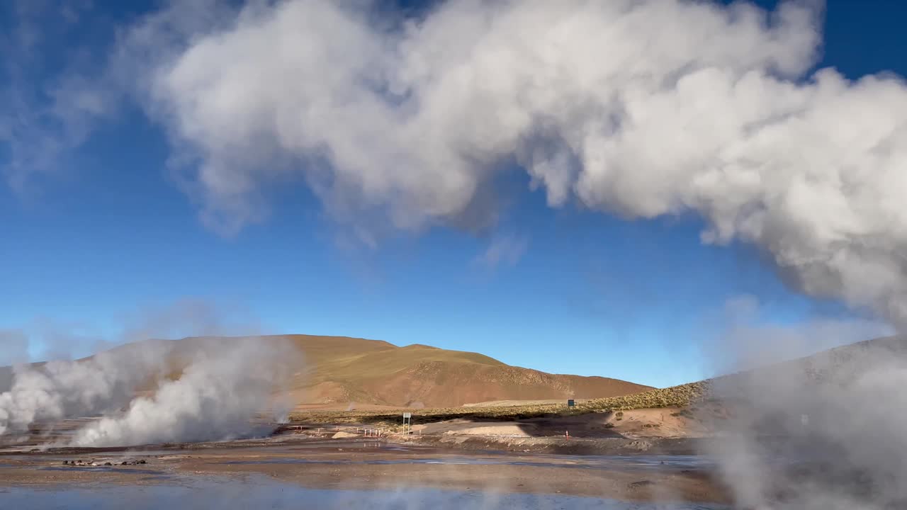 阿塔卡马的El Tatio间歇泉视频下载