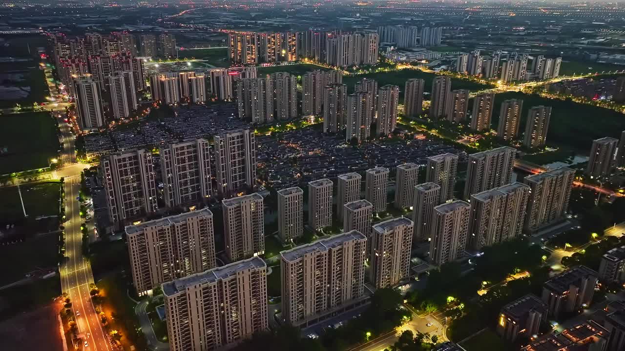 航空摄影的天空景观和城市天际线在中国日落视频素材