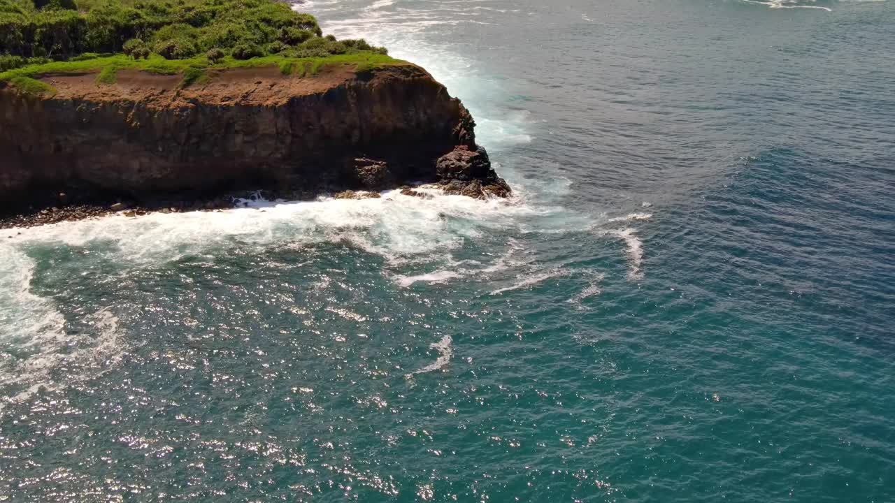 夏威夷崎岖海岸航拍图视频素材