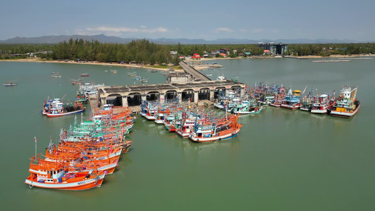 泰国小镇渔村Prachuap Khiri Khan泰国视频下载