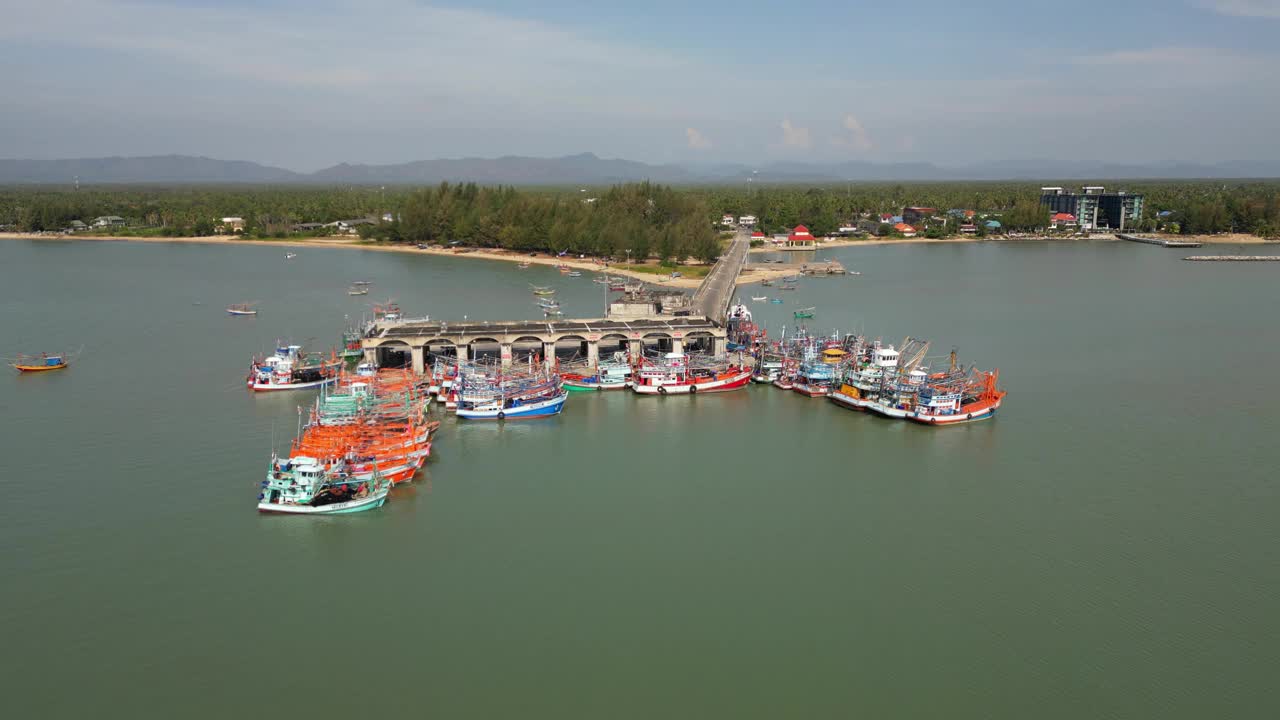 泰国小镇渔村Prachuap Khiri Khan泰国视频素材