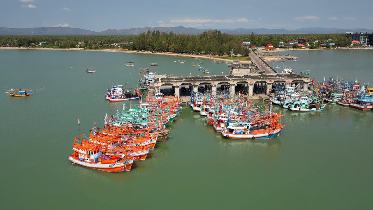 泰国小镇渔村Prachuap Khiri Khan泰国视频素材