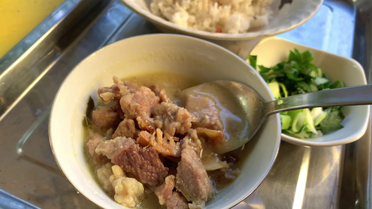 Coto Makassar或牛肉汤。视频素材