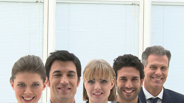 微笑的业务团队视频素材画面4