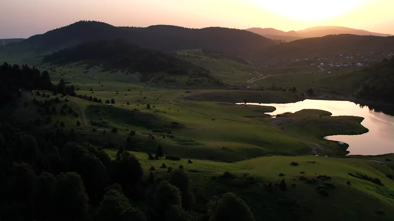 太阳落在山后，日落，自然和新鲜空气视频素材