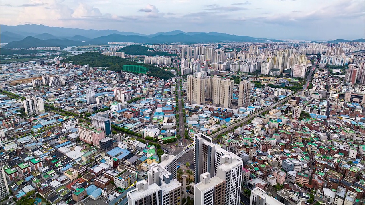 韩国大邱西区，元大奥格里附近的市中心视频素材