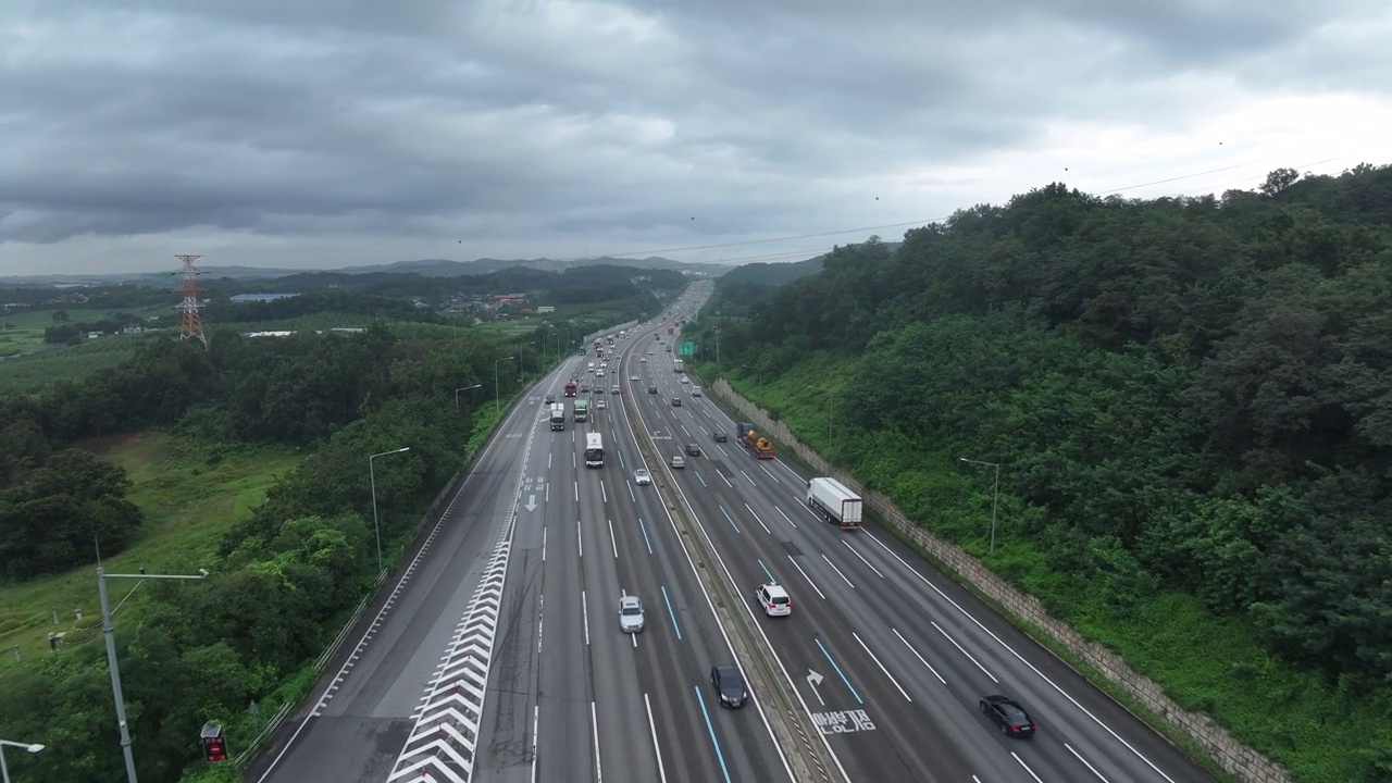 公路风景/韩国京畿道安城市视频素材