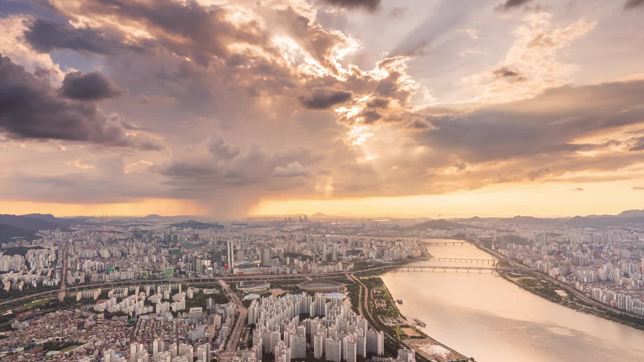 首尔风景，乐天世界大厦，南山大厦，建筑物，汉江，当地白天的暴雨/首尔，韩国视频素材