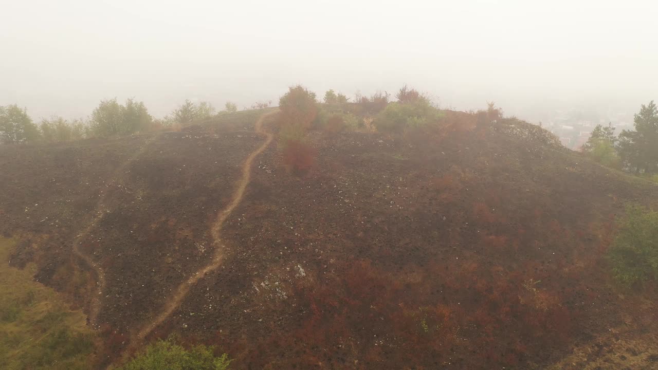 山城晨雾视频下载