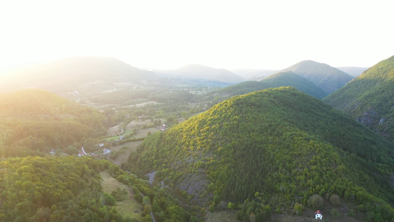 森林溪流，乡村旅游视频素材