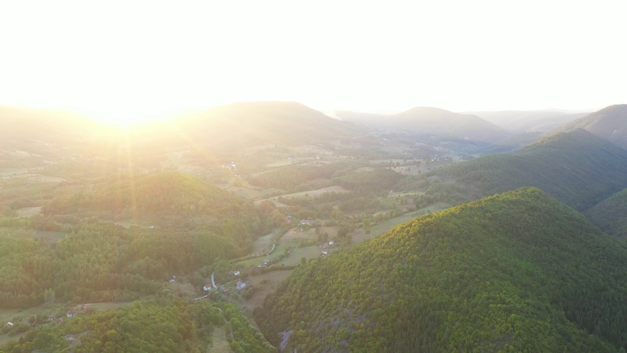 森林溪流，乡村旅游视频下载