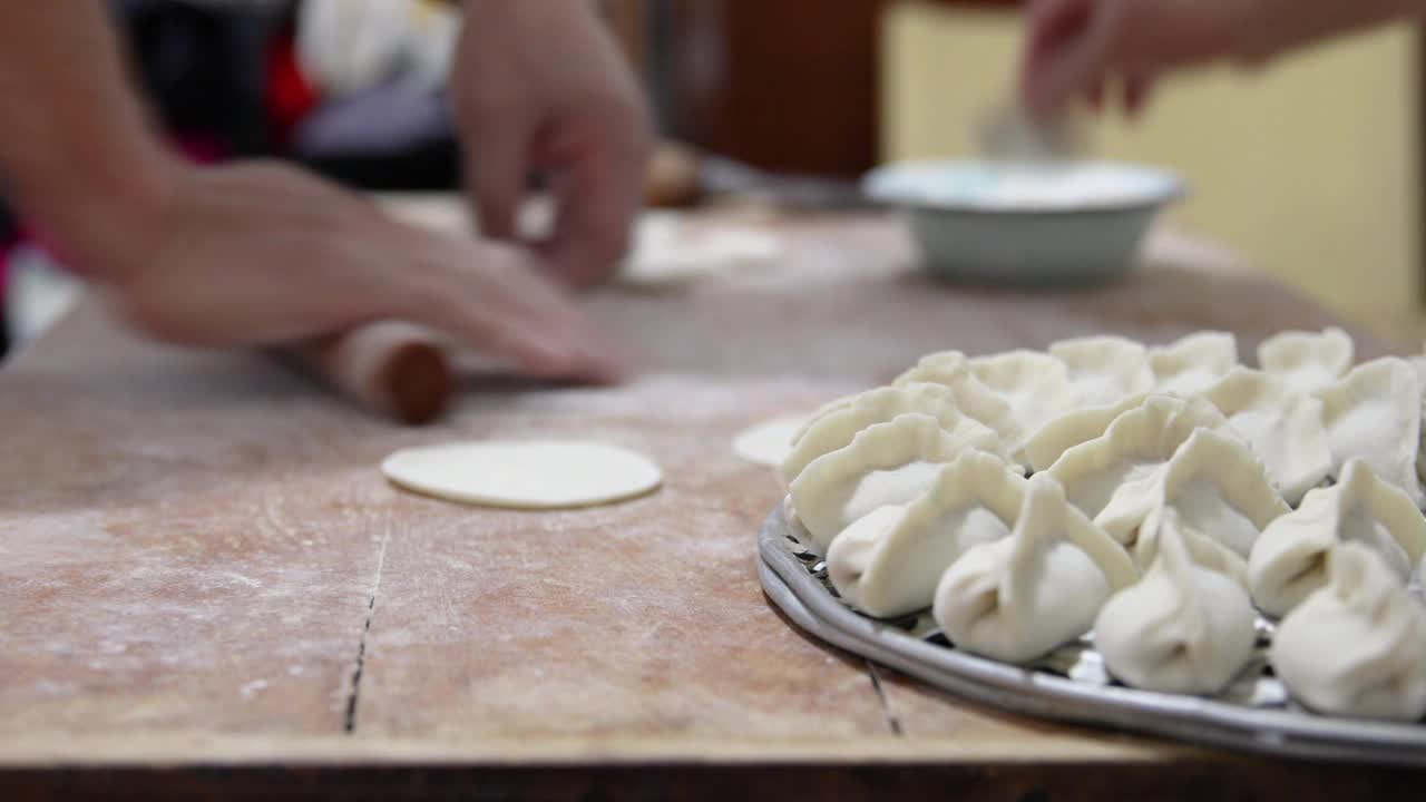 煮饺子视频素材