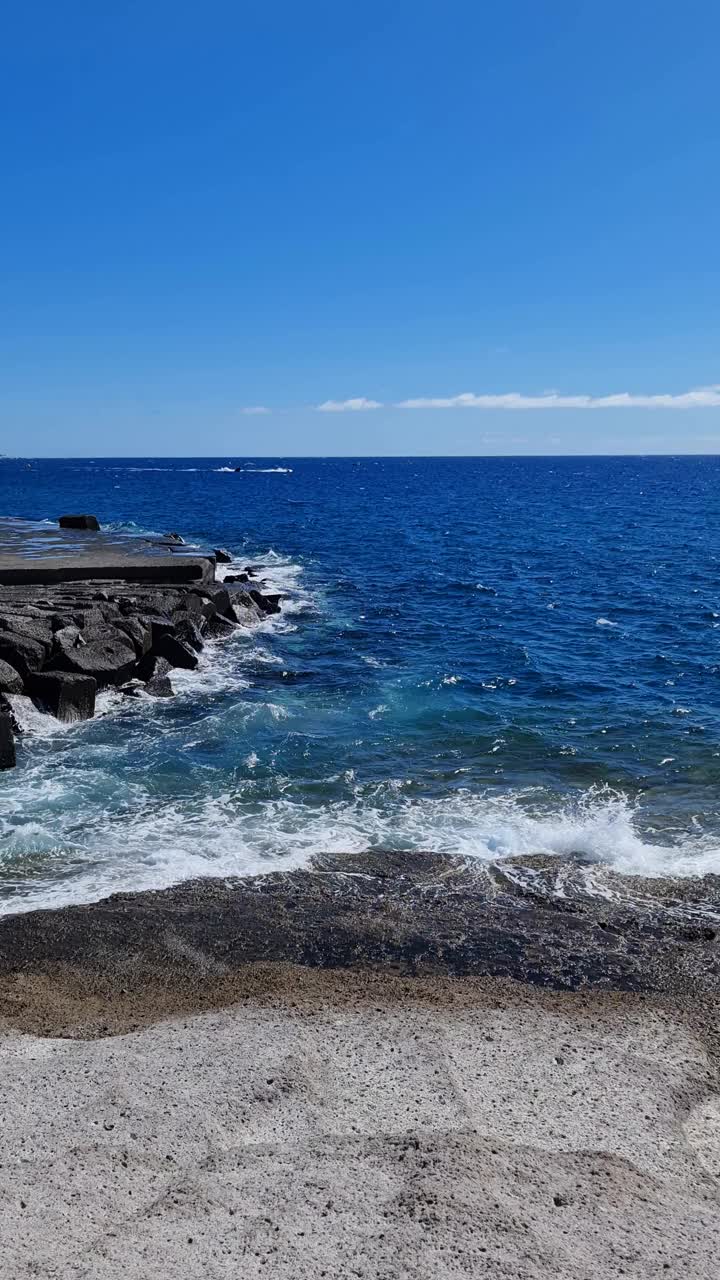 特内里费群岛加那利岛上的岩石海滩视频素材