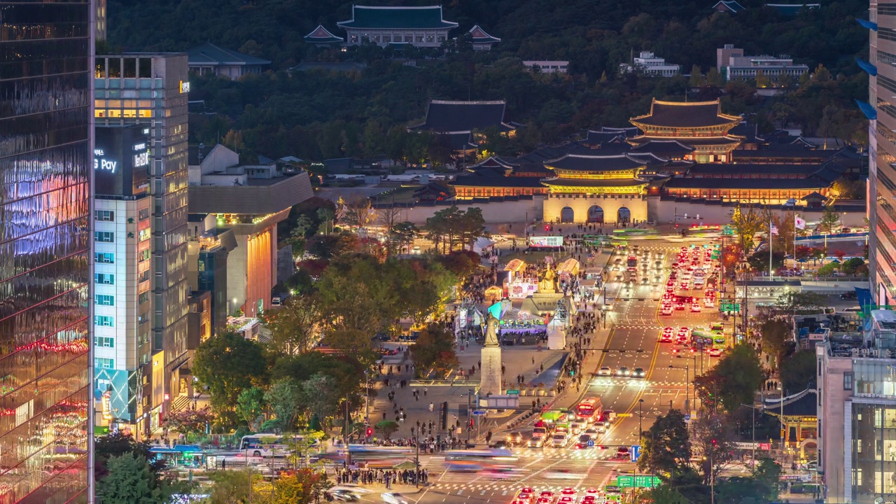 景福宫、光化门广场、北角山、世宗路及周边夜景/韩国首尔钟路区视频素材