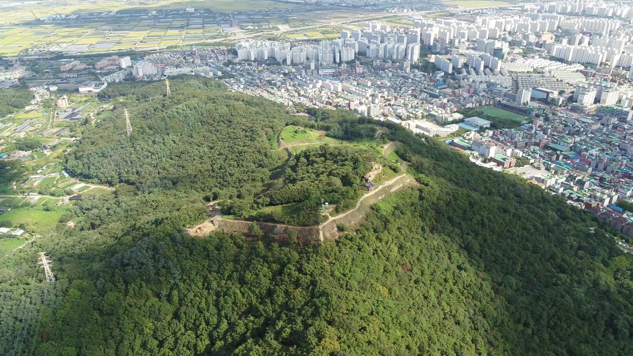 京畿山和城市景观/京畿区，仁川，韩国视频素材