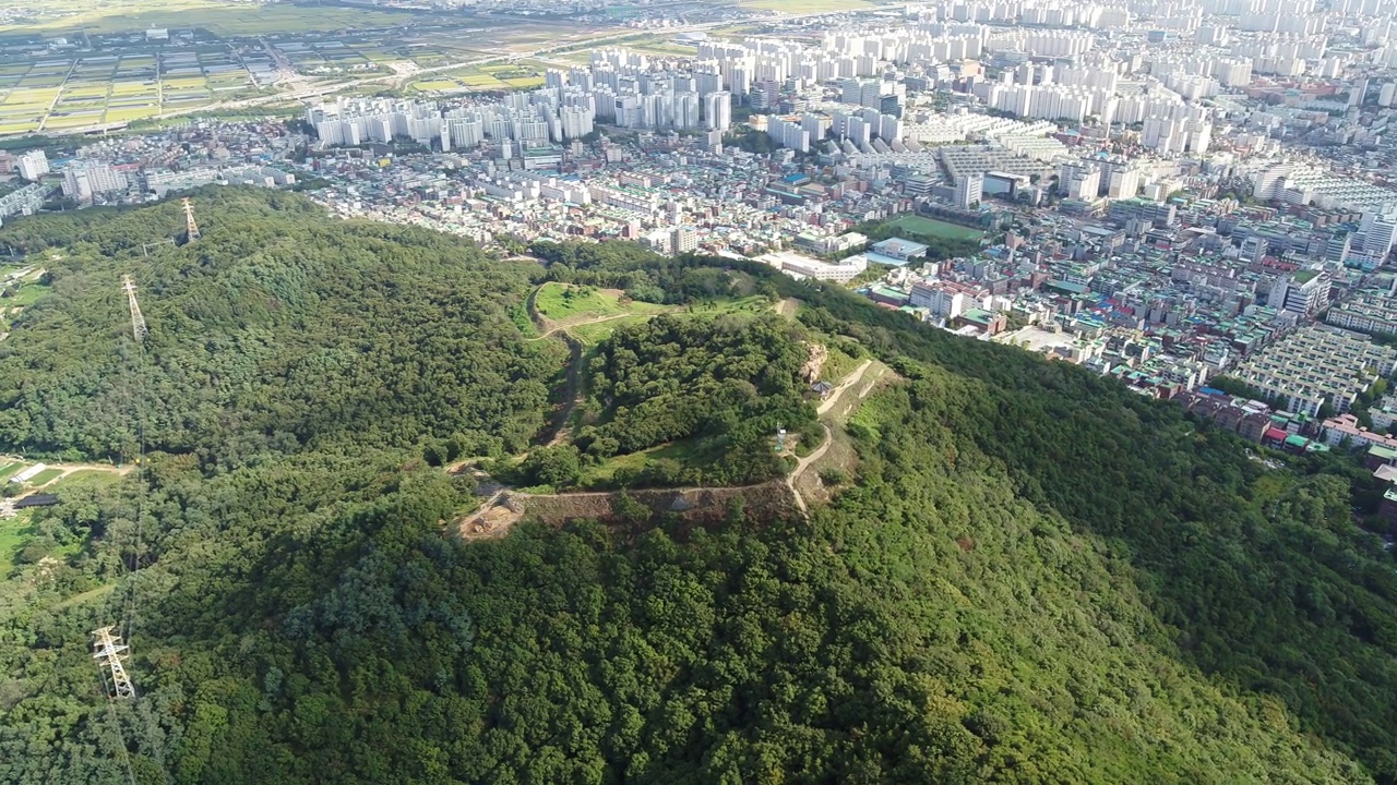 京畿山和城市景观/京畿区，仁川，韩国视频素材