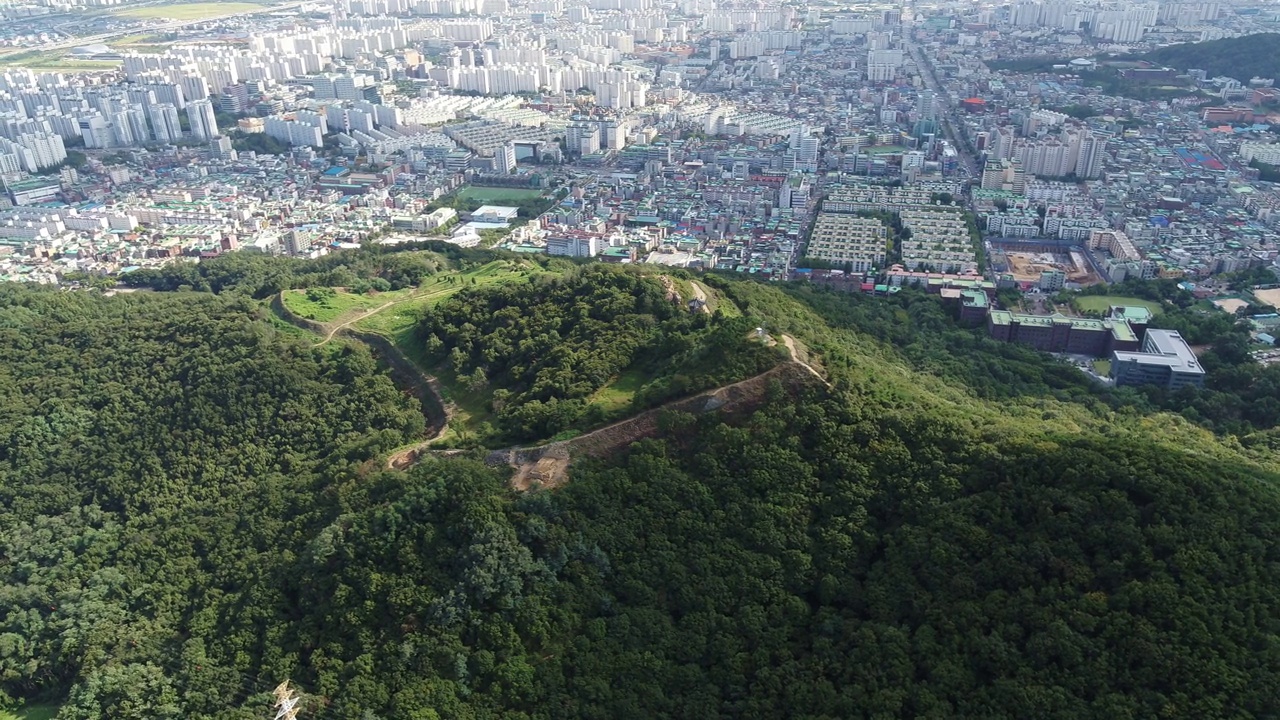 京畿山和城市景观/京畿区，仁川，韩国视频素材