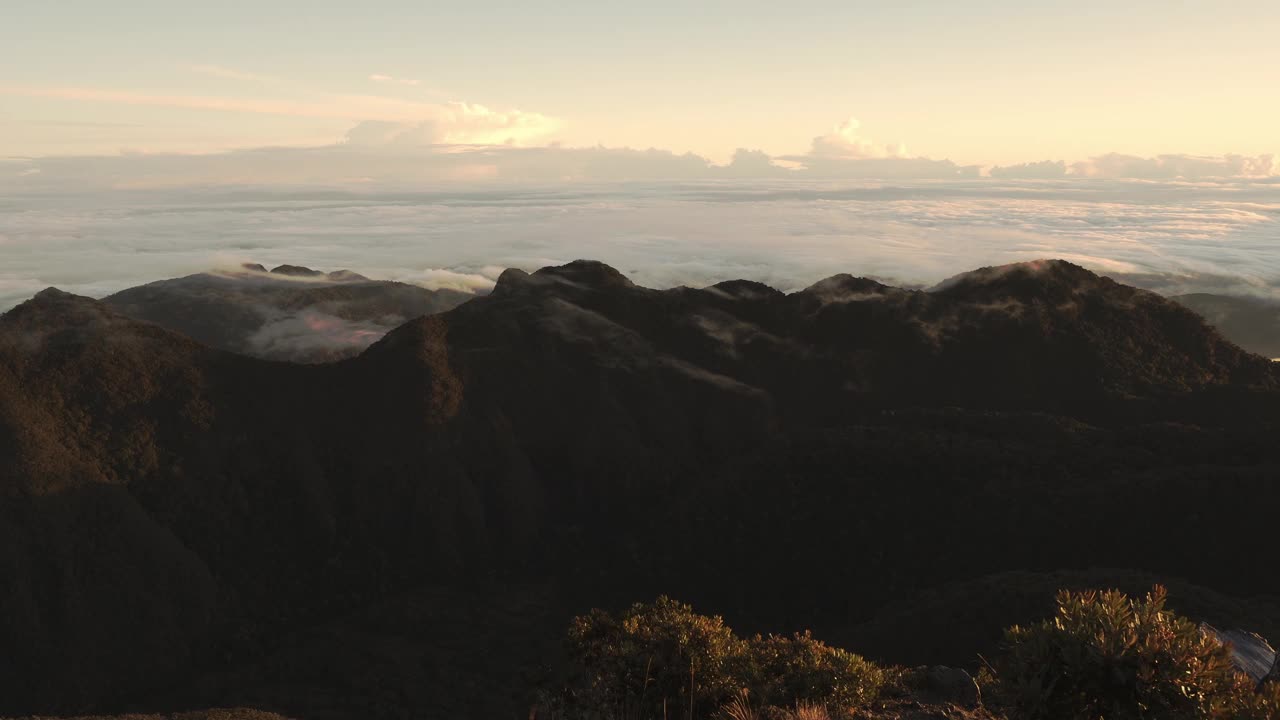 日落，日出的景色，一系列山脉的背景在巴拿马，巴鲁视频素材