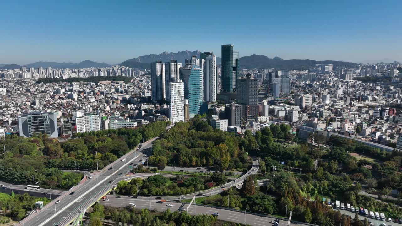 江边北路高速公路杨花桥及周边/韩国首尔麻浦区视频素材