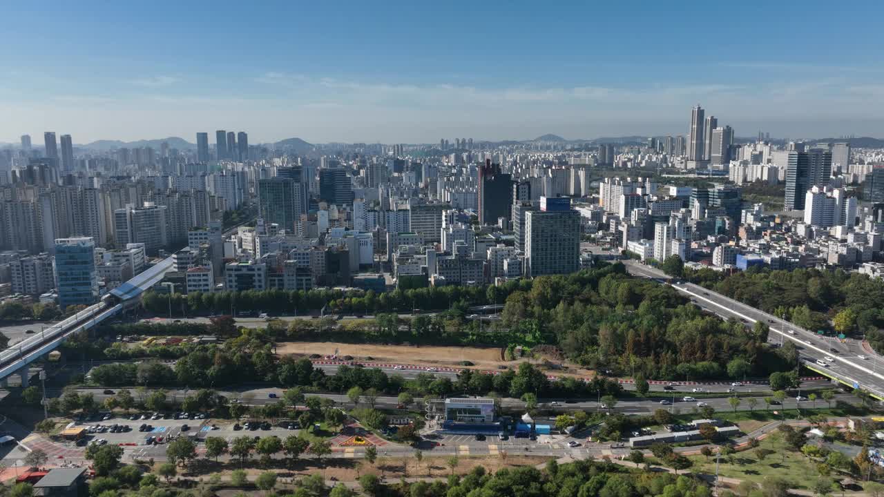 党山铁路桥、杨花桥、奥林匹克高速公路及其周边/韩国首尔永登浦区视频素材