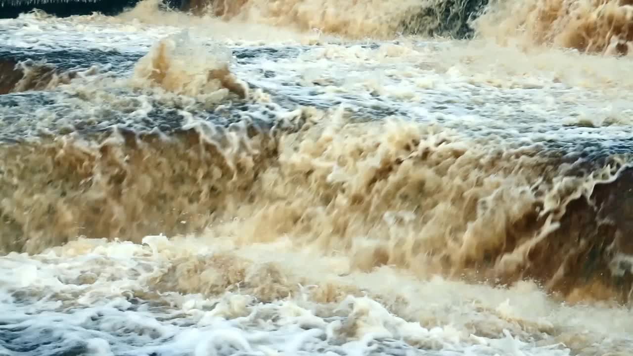 瀑布湍急，水流湍急视频素材