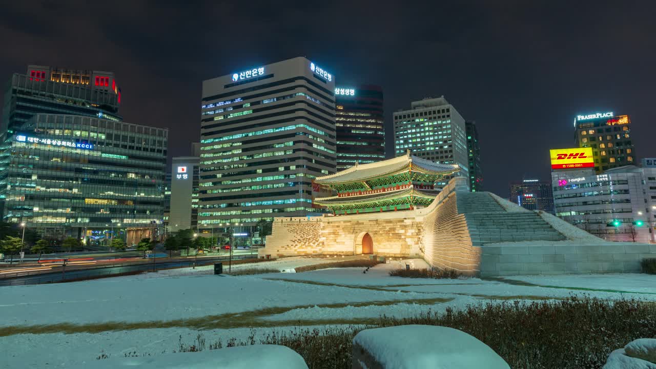 南大门(崇礼门)夜景/韩国首尔中区视频素材