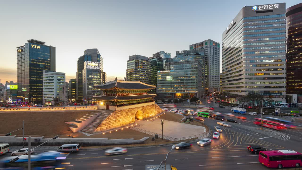 南大门(崇礼门)夜景/韩国首尔中区视频素材