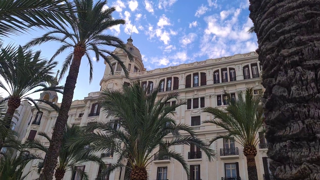 Casa Carbonell，西班牙阿利坎特的历史建筑和地标，Promenade, Panorama视频素材