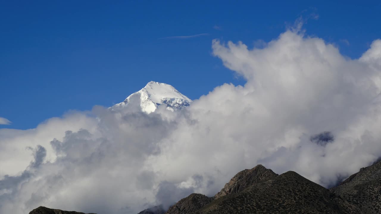 道拉吉里峰，时间流逝，喜马拉雅山8000米视频下载