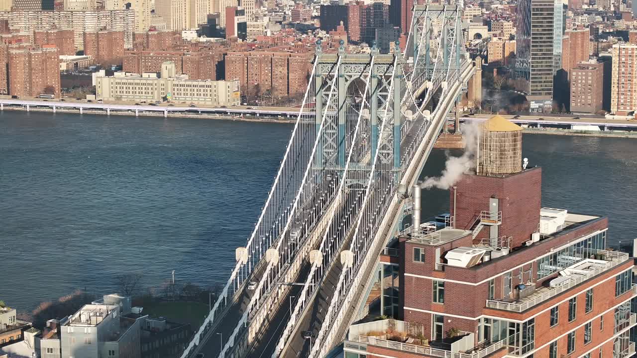 秋天的早晨，纽约曼哈顿大桥的鸟瞰图视频素材