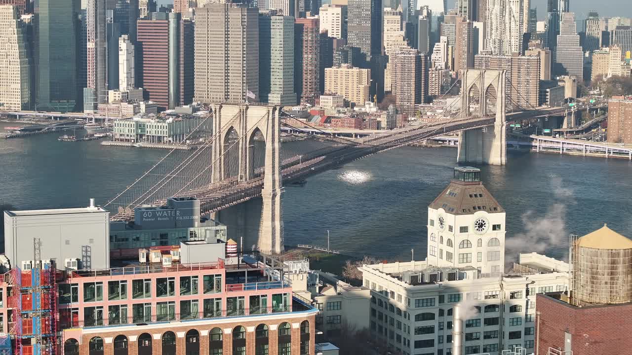 秋天的早晨，布鲁克林大桥的鸟瞰图视频素材