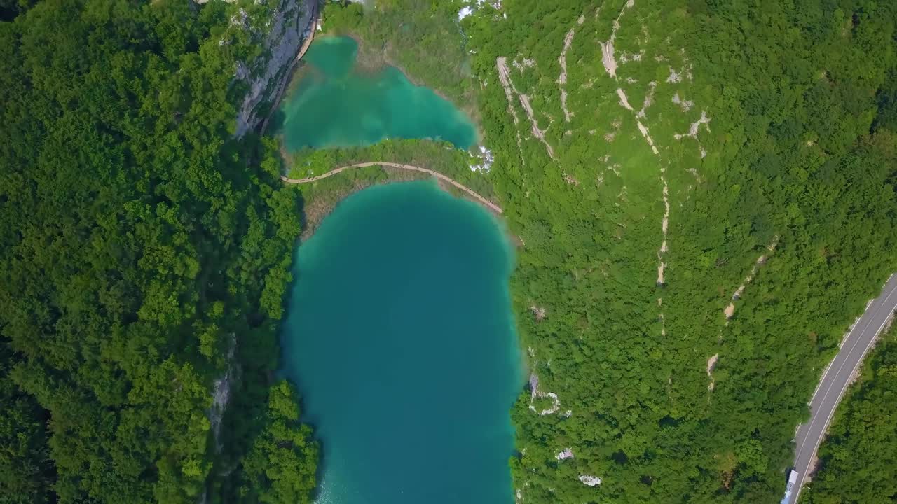 克罗地亚普利特维采湖国家公园的美景——无人机拍摄视频素材