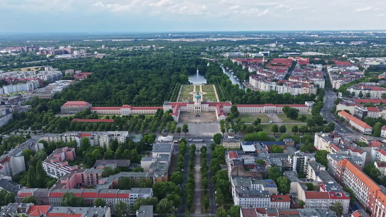 德国柏林夏洛滕堡宫鸟瞰图视频素材