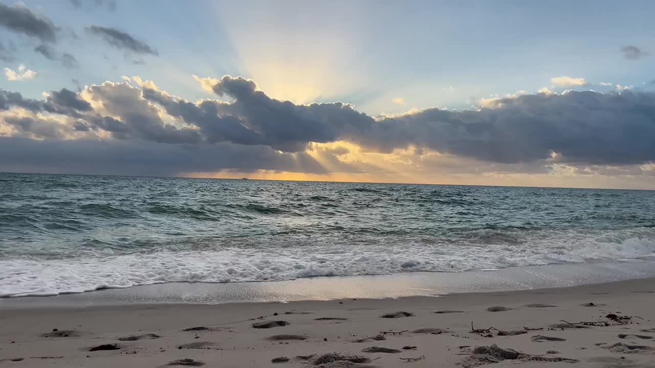 佛罗里达州迈阿密海滩的日出视频素材